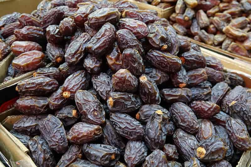 قیمت خرید خرما پیارم کله چین + فروش ویژه